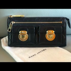 Marc Jacobs Zip Clutch Wallet